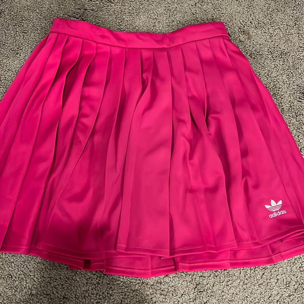 Brand new! Adidas Originals Real Magenta Pink tennis cheerleading skirt. Size S